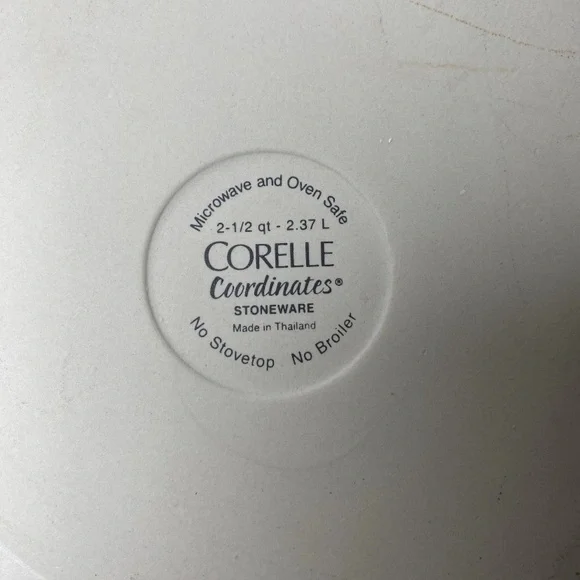 Corelle Coordinates Black Simple Lines Stoneware 2 1/2 Quart Casserole Dish /Lid - Picture 7 of 10